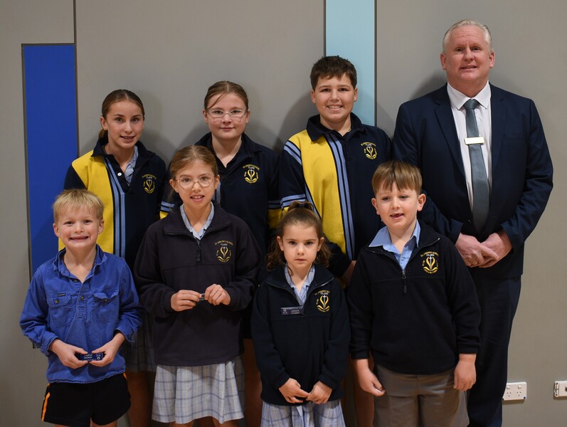 Honour Awards - Maddison, Matilda, Milton, Joe HIcks, Tom, Charlotte, Olive, Angus